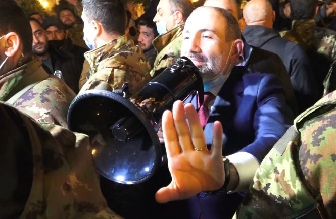 Երևանում Նիկոլ Փաշինյանի հակառակորդների և կողմնակիցների հանրահավաքը ընթանում է զուգահեռ