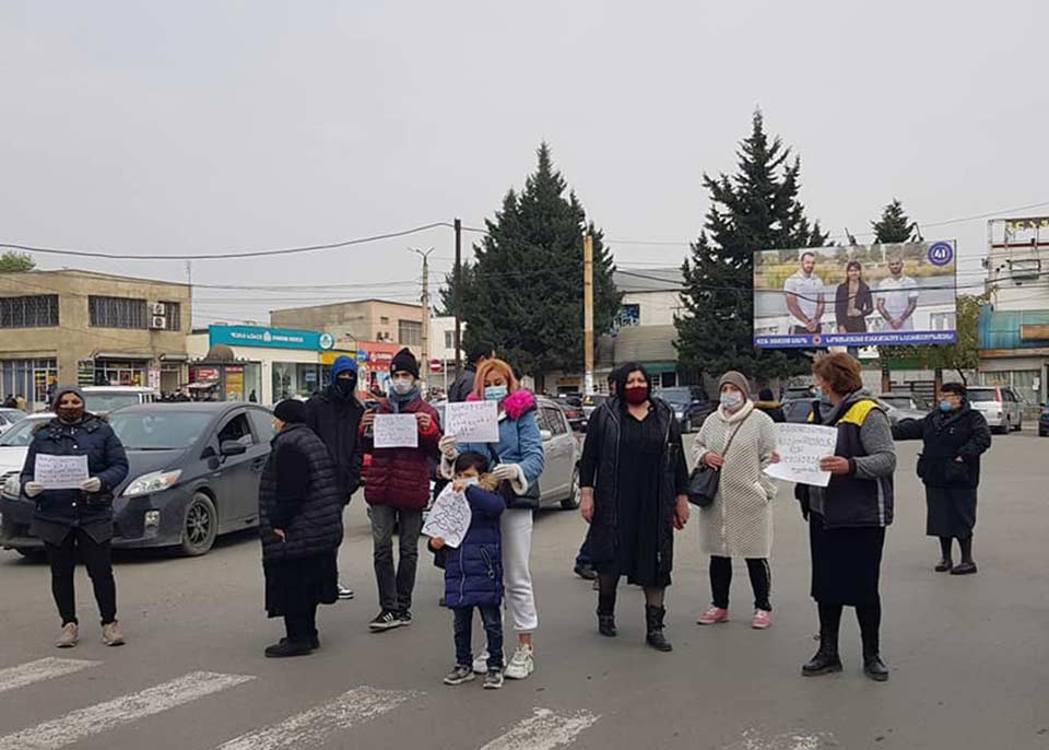 Street traders block road in Rustavi