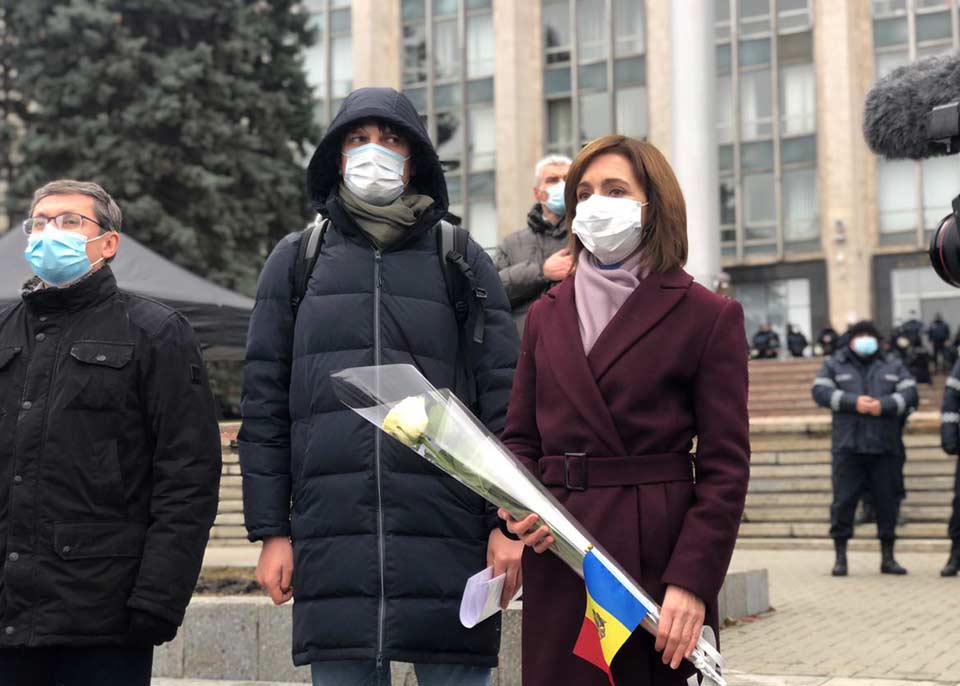 Moldovanın seçilmiş prezidenti, Maya Sandu vaxtından əvvəl Parlament seçkilərini tələb edir