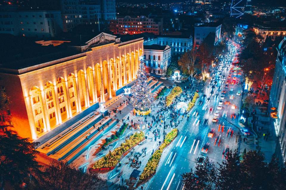 Каха Каладзе выложил фотографии предновогоднего Тбилиси
