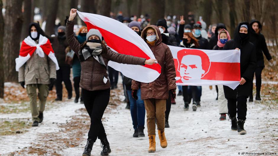 Minskdə etiraz aksiyasının iştirakçılarını yaxaladılar