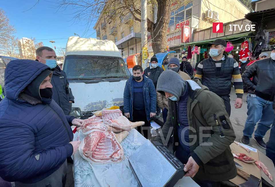 В Тбилиси торговцы требуют разрешения на уличную торговлю на территории, прилегающей к рынку Навтлуги