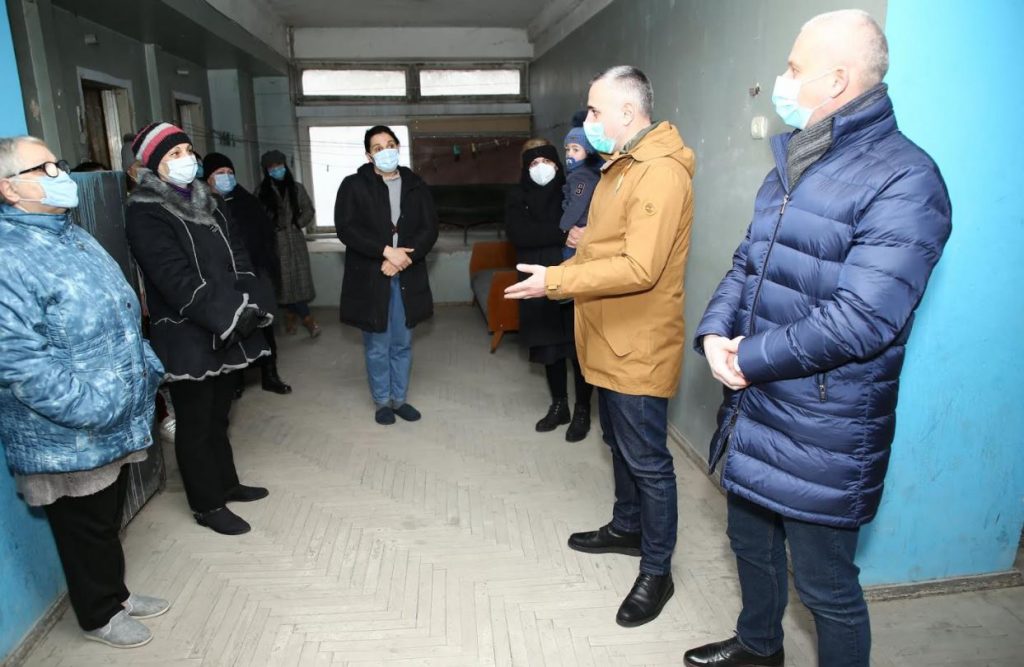 Государство передаст в собственность жилую площадь 60 семьям беженцев, проживающим в Тбилиси