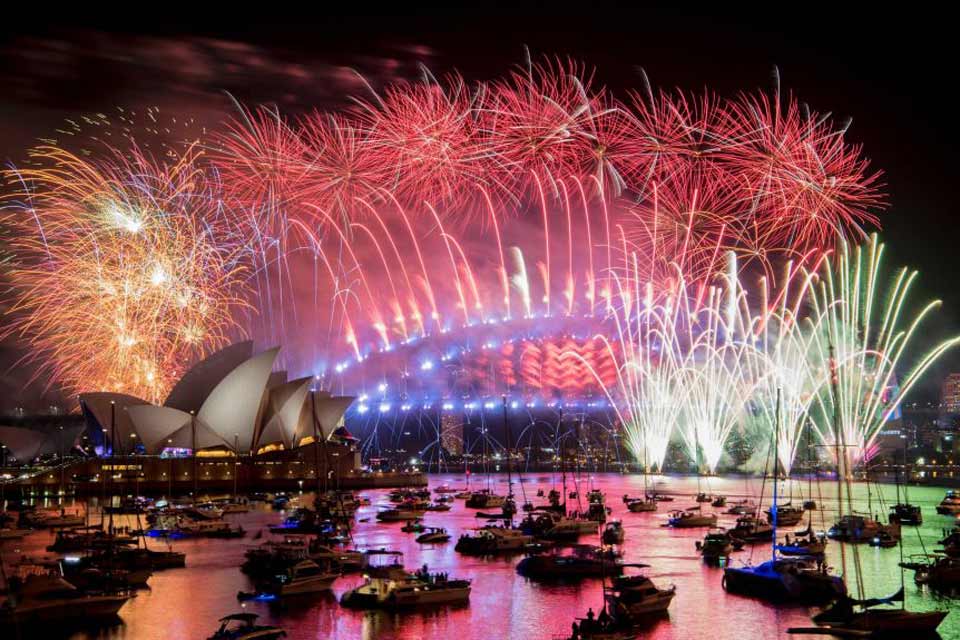 В Австралии наступление Нового года встретили грандиозным зрелищем