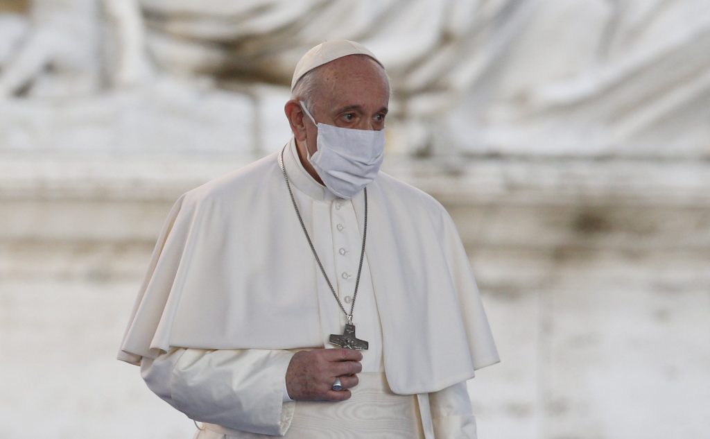 Папа Римский сделал прививку от коронавируса