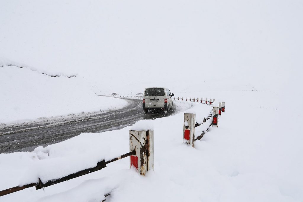 Movement restored for passenger vehicles at Gudauri-Kobi road