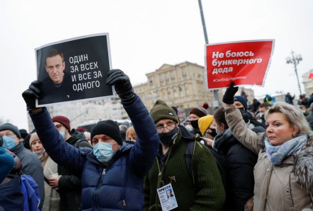 Reuters - В Москве 40 тысяч человек потребовали освобождения Алексея Навального