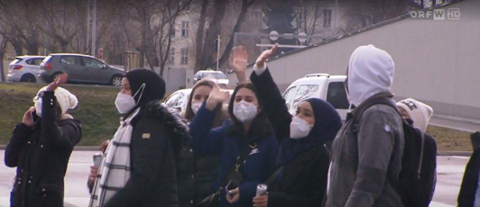 Avstriyadan üç gənc qadının Gürcüstan və Ermənistana deportasiyası Vyanda etiraz aksiyasına səbəb oldu