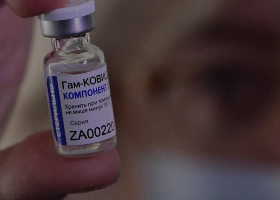 İran koronavirusa qarşı vaksinasiyayı rus vaksinası ilə başladı
