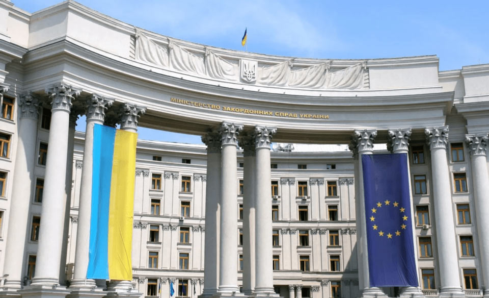 МИД Украины призвал конгрессмена Викторию Спартц «прекратить попытки нажить политический капитал на беспочвенных спекуляциях о продолжающейся войне в Украине»