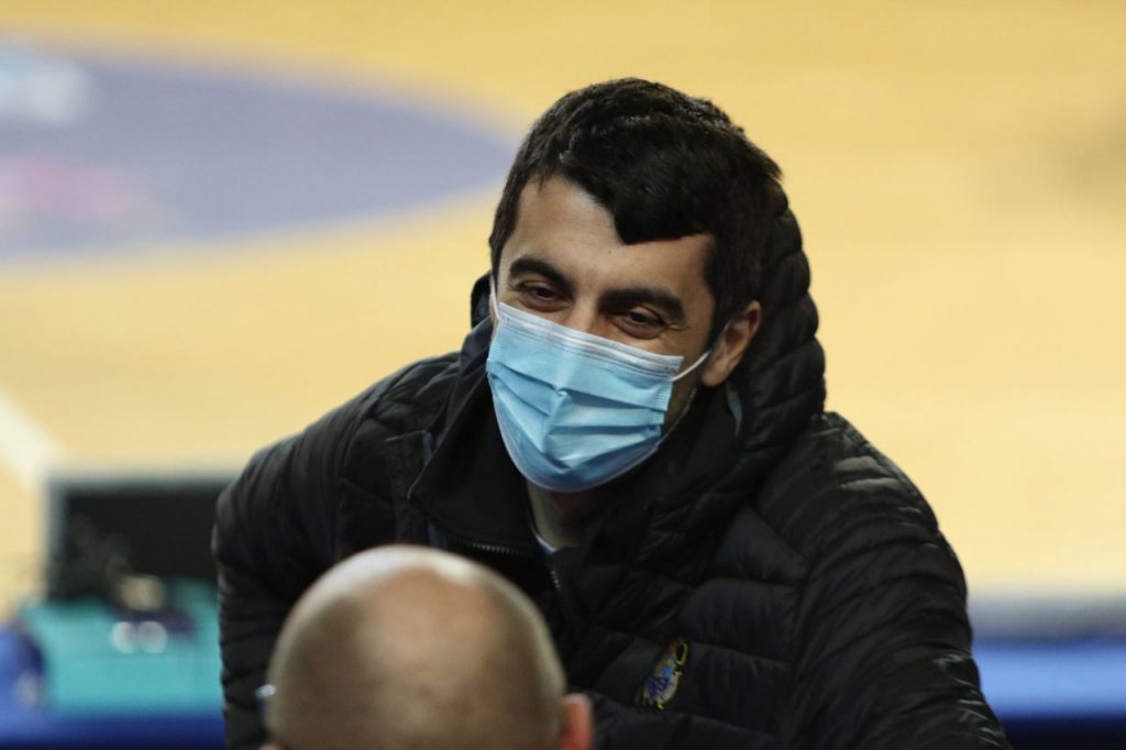 Прибывшего на матчи Лиги чемпионов Георгия Шермадини не пускают в Россию #1TVSPORT