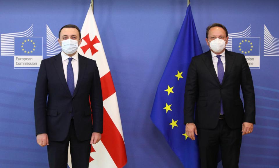 PM, European Commissioner, meet in Brussels