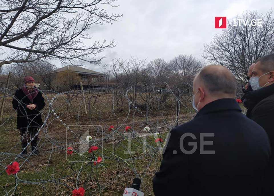 Заместитель начальника Аналитического департамента СГБ и представители местных властей выразили соболезнования семье Даты Ванишвили у линии оккупации