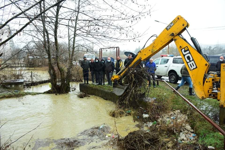 Из-за обильных осадков дороги в муниципалитете Сачхере затоплены