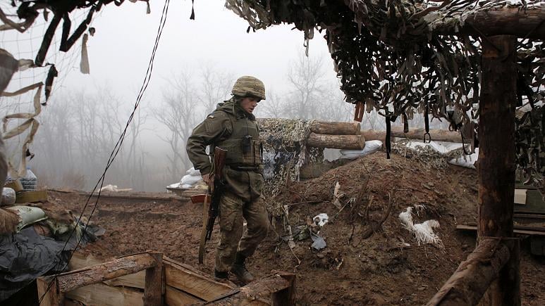 По информации медиа, в результате бомбардировки на Донбассе погибли четверо украинских солдат