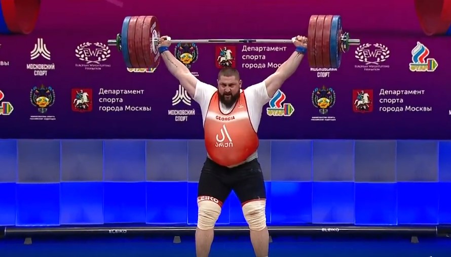 Georgian weightlifter Lasha Talakhadze sets new world record by snatching 222kg