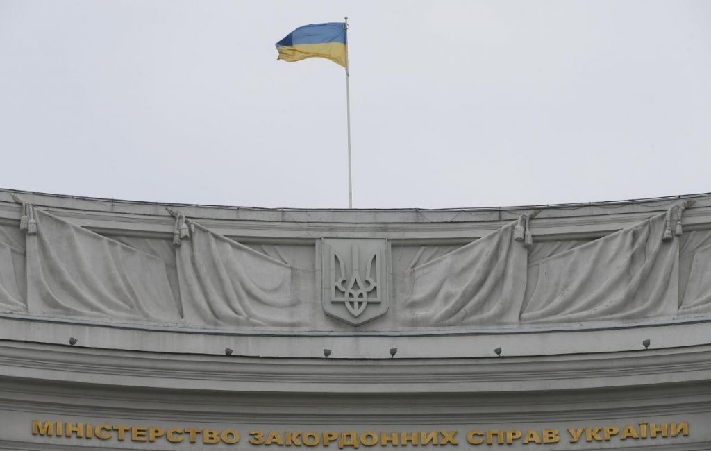 Украина выдворит старшего дипломата посольства России в Киеве