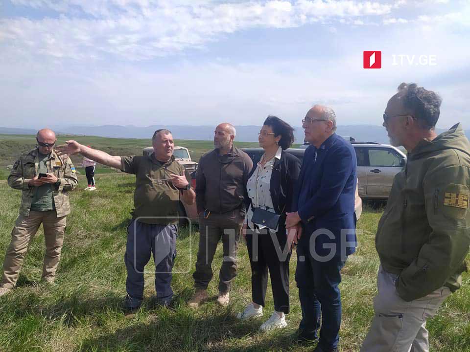 Opposition member Nato Chkheidze visits occupation line near Ghogheti village