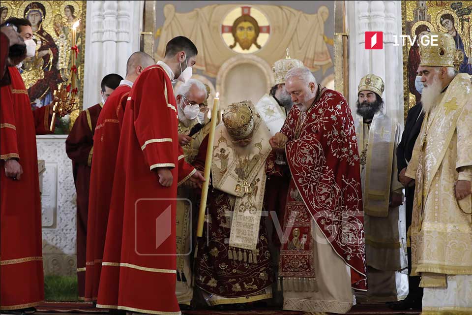 Ilia II congratulates Orthodox Christians on Easter