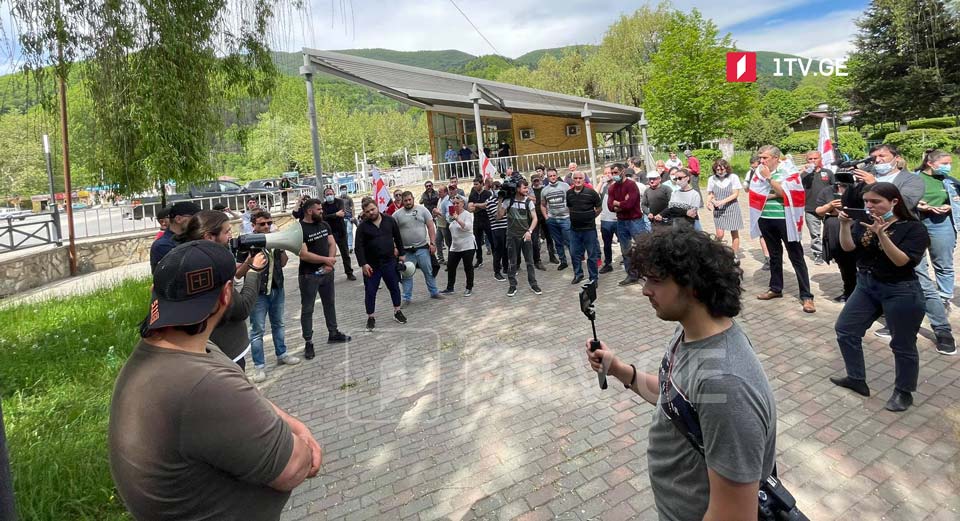 «НаманхванГЭС» -ы ныхмæлæуджытæ Амролауры цæрджытыл æмбæлынц