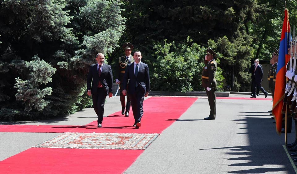 Georgian PM visits Armenia