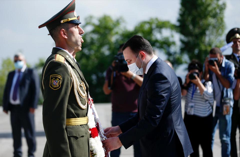 PM laid wreath at Memorial of Armenian Genocide victims