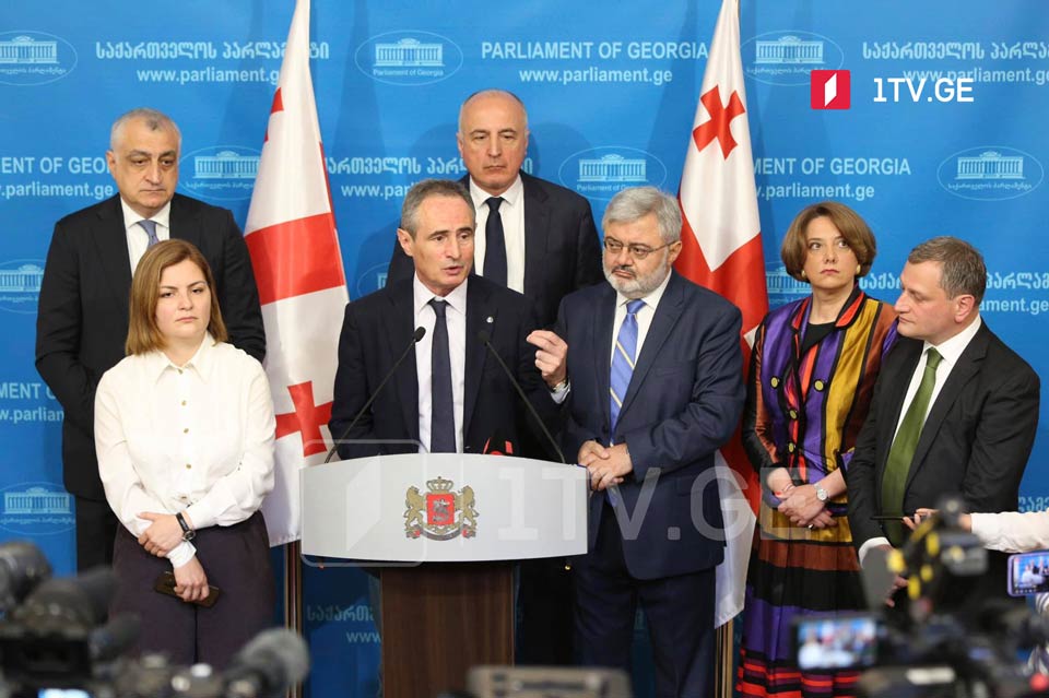 «Лело» создает в парламенте фракцию, к которой присоединяются Саломе Самадашвили, Армаз Ахвледиани и Шалва Шавгулидзе
