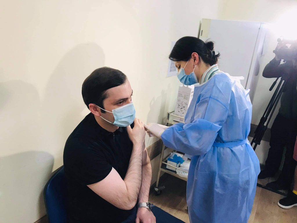 Торнике Рижвадзе привился вакциной Sinopharm