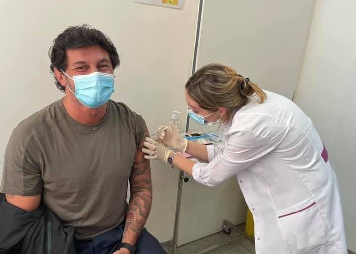 Каха Каладзе привился вакциной "Синофарм"