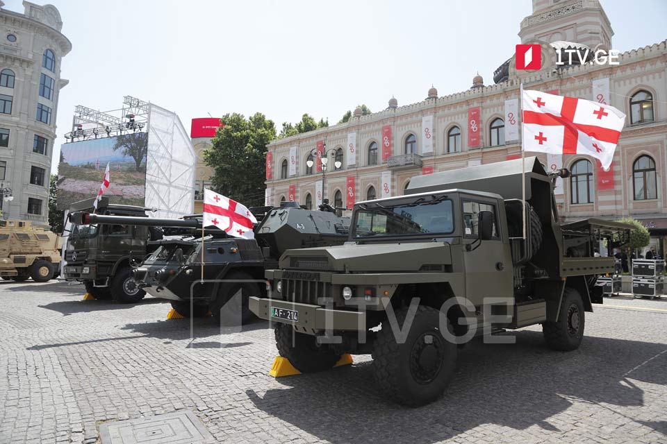Preparations for May 26 at Freedom Square (Photo)