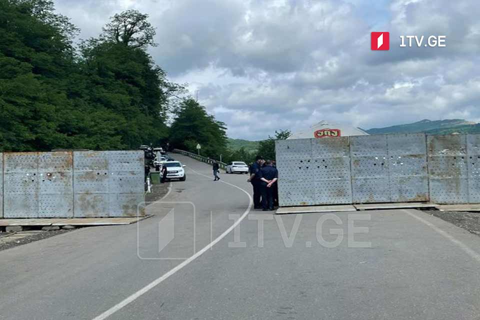 Police to dismantle metal barricades in Gumati