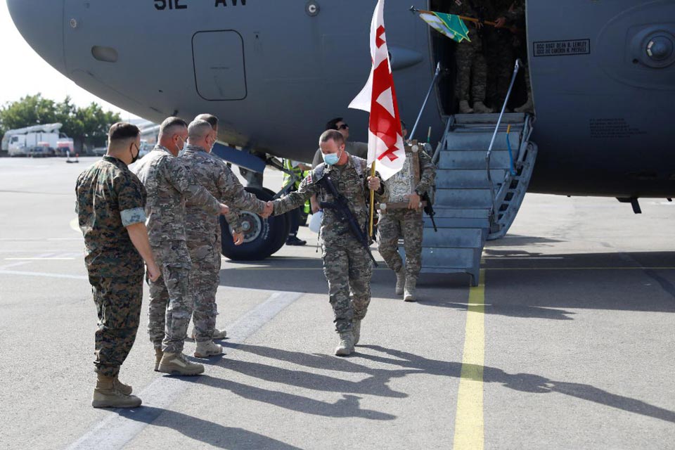 Личный состав 32-го батальона возвращается из Афганистана