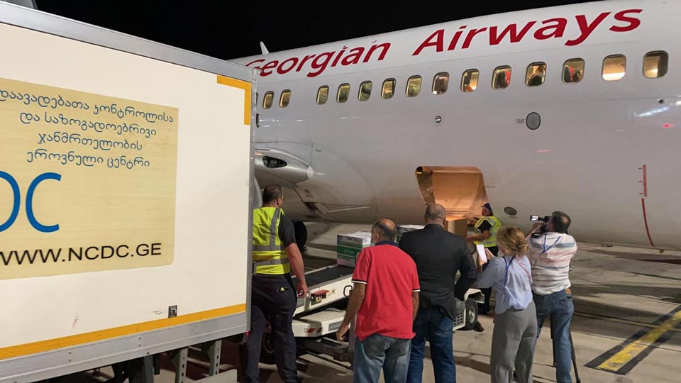 Ավստրիայի կողմից Վրաստանին նվեր փոխանցած «Աստրազենեկա» պատվաստանյութի 5 000 դեղաչափն արդեն Թբիլիսիում է