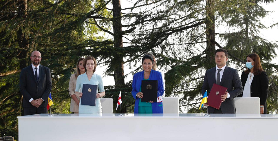 «Արևելյան գործընկերության» երեք գործընկերների, Վրաստանի, Մոլդովայի և Ուկրաինայի նախագահները համատեղ հռչակագիր են ստորագրել Պետրա ամրոցի վերաբերյալ