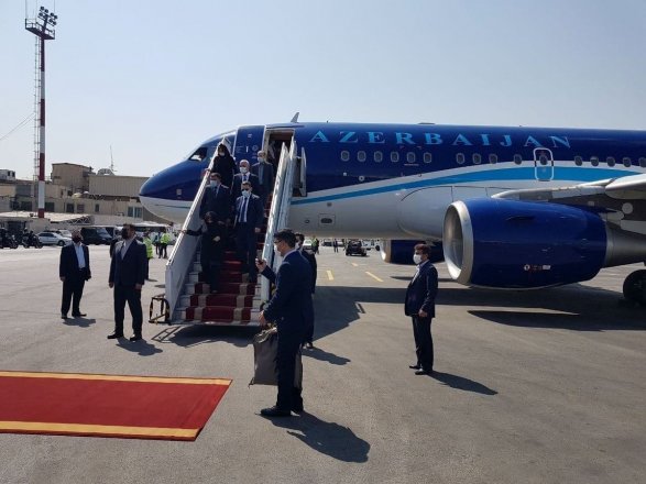 Делегации Азербайджана и Армении прибыли в Тегеран для участия в инаугурации нового президента Ирана