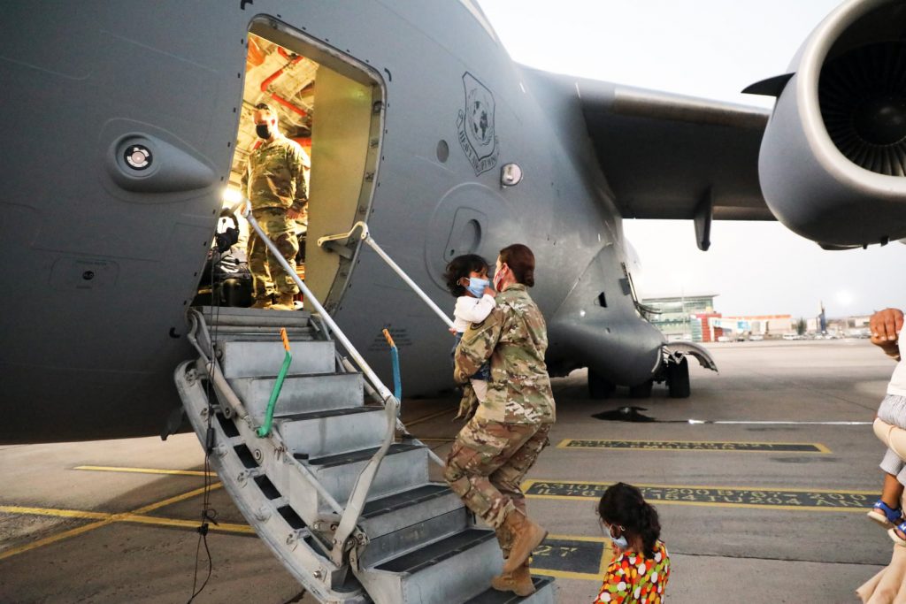 Соединенные Штаты еще раз благодарят правительство Грузии за помощь американским, афганским и гражданам третьих стран за помощь в прибытии к месту назначения