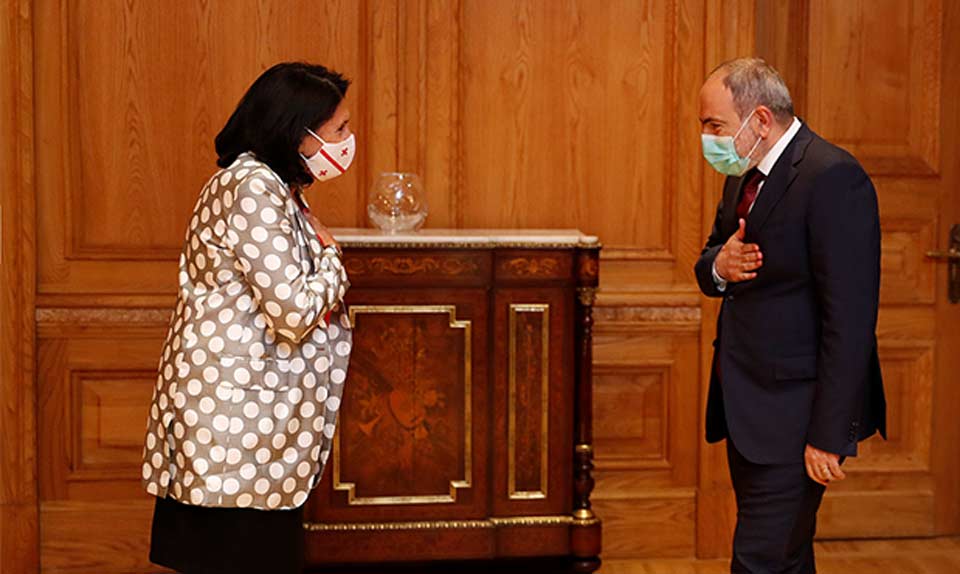 Georgian President meets Armenian PM 