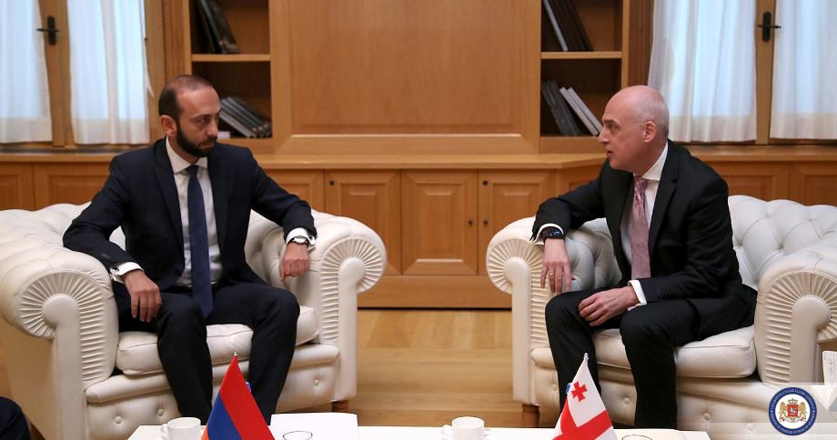 Georgian FM meets Armenian colleague