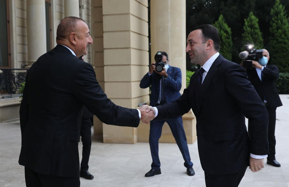 Ильхам Алиев дал официальный обед в честь Ираклия Гарибашвили и грузинской делегации во дворце Загульба в Баку