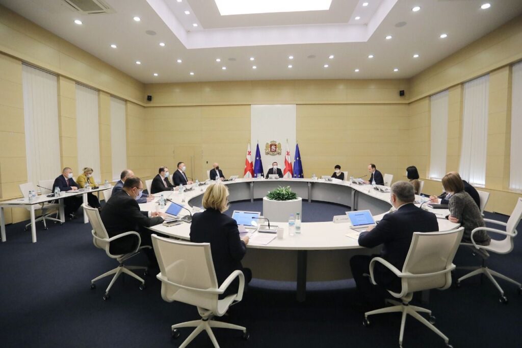 Апарламент аҟны имҩаԥысуа Саломе Зурабишвили лықәгылара  ахь инеиуеит аԥыза-министри аминистрцәеи