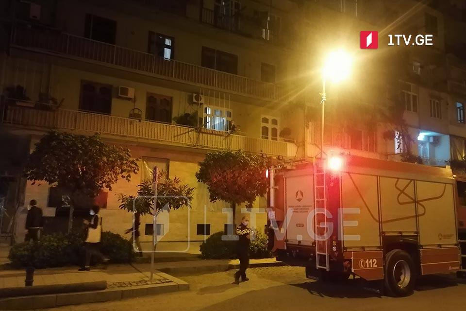 Բաթումիում Մայիսի 26-ի փողոցի փլուզված շենքի հարեւանությամբ գտնվող շենքի բնակիչներին տեղափոխում են հյուրանոցներ