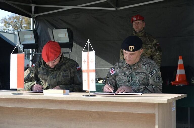 Լեհաստանը Վրաստանի ռազմական ոստիկանության վարչությանը փոխանցեց մասնագիտացված հանդերձանք