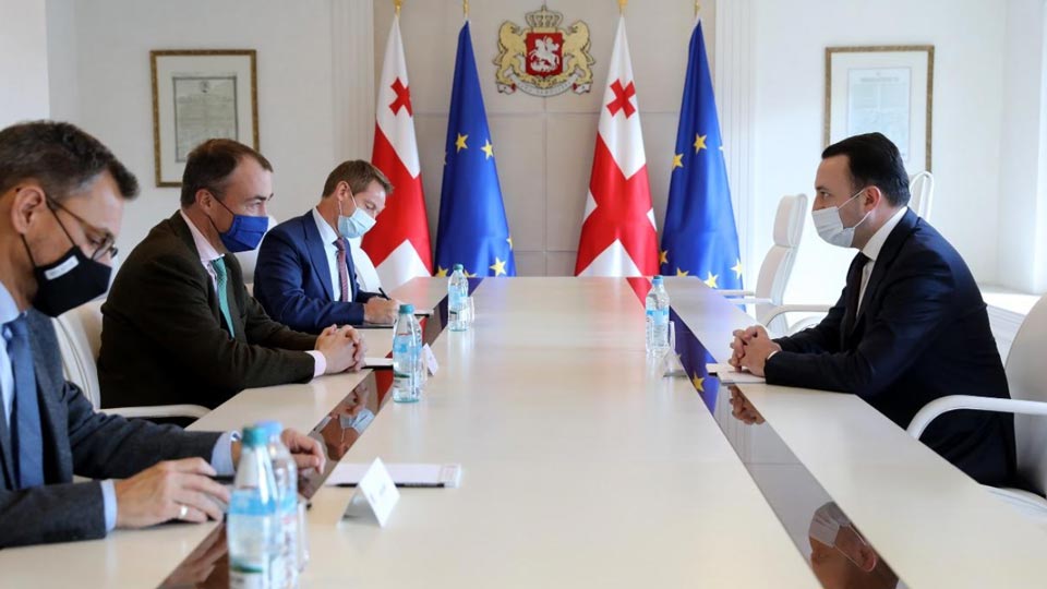 Ираклий Гарибашвили обсудил с Тойво Клааром ситуацию на оккупированных территориях Грузии