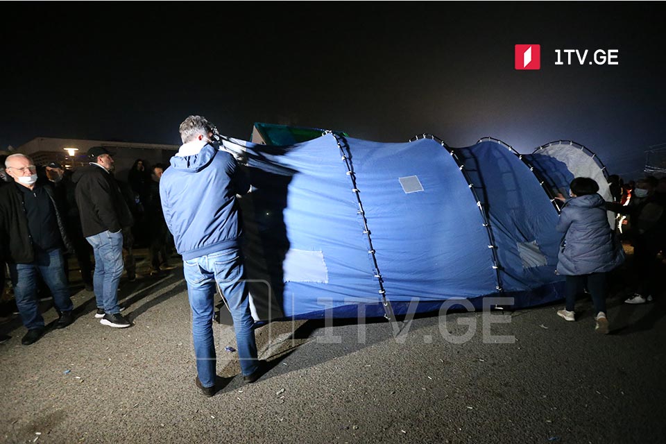 Tents set up at N12 Rustavi Prison