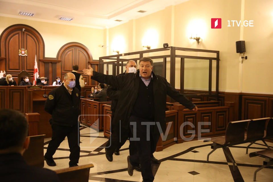 Гиги Угулава удалили из зала суда из-за оскорбления судьи
