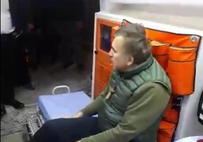 Xüsusi Penitensiar Xidmət Mixeil Saakaşvilinin 18-ci Müəssisəsinə köçürülməsinin video görüntülərini yayımladı [Video]