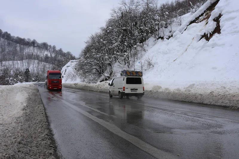 На участке Хашури-Ацкури запрещено движение трайлеров