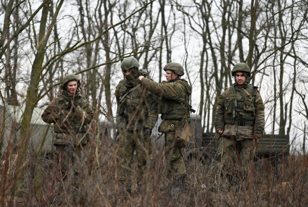 Россия начала военные учения у границы с Украиной