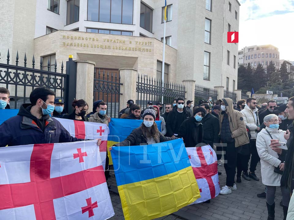 В Тбилиси прошла акция солидарности с Украиной