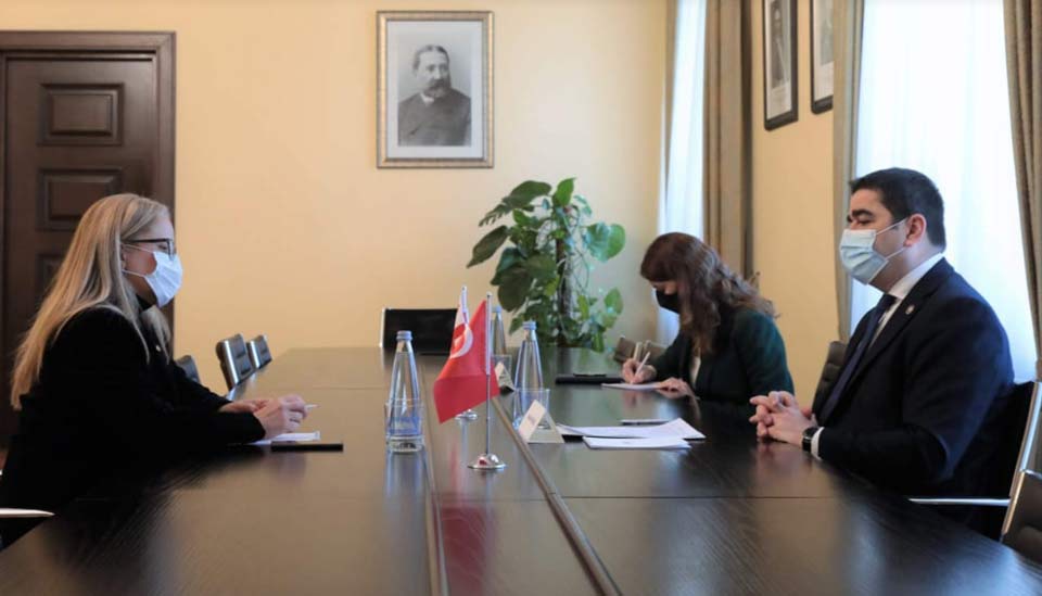 Председатель парламента встретился с послом Турции